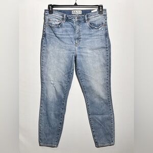 Daze Hug High Rise Straight Stretch Size 31